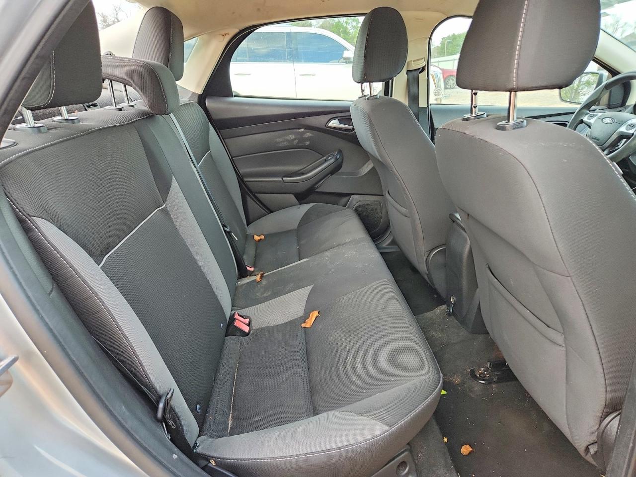2013 FORD FOCUS SE photo 19