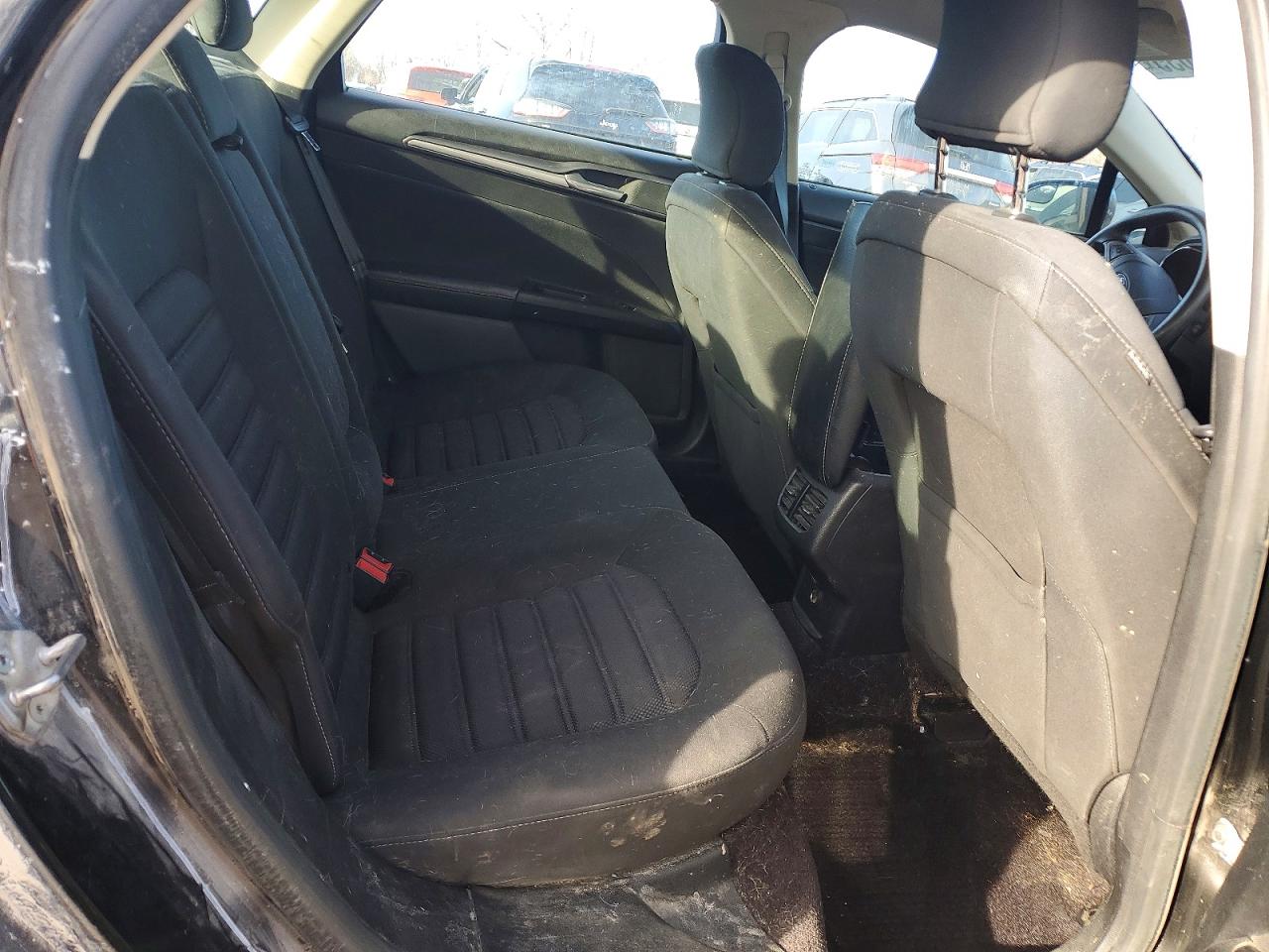 2017 FORD FUSION SE photo 28