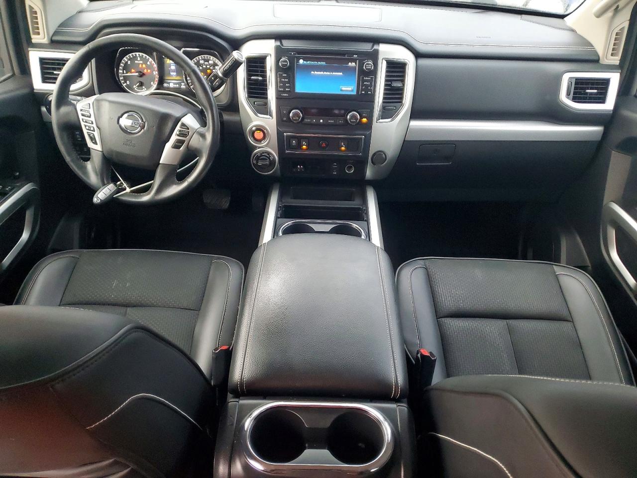 2017 NISSAN TITAN XD SL photo 22