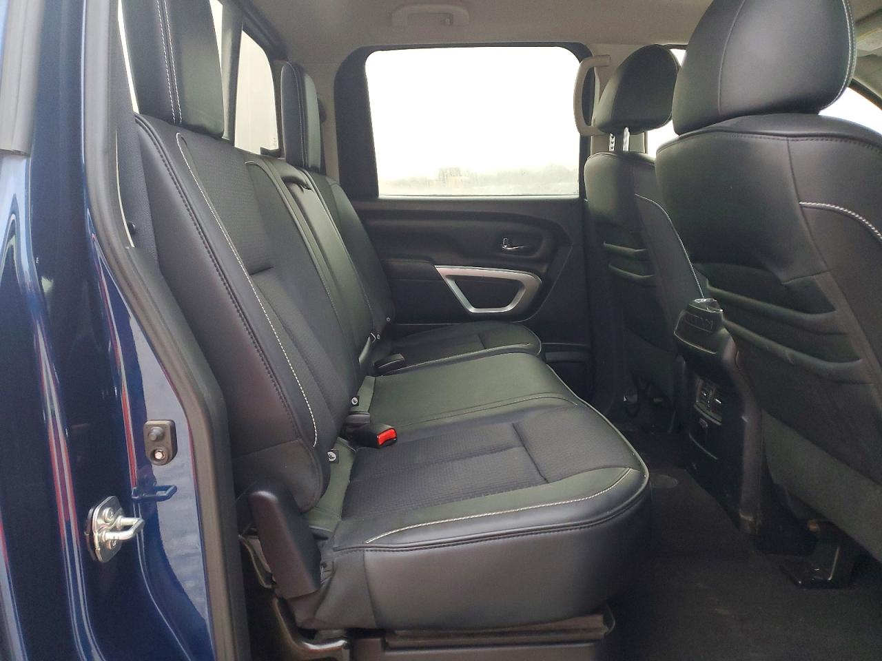 2017 NISSAN TITAN XD SL photo 28