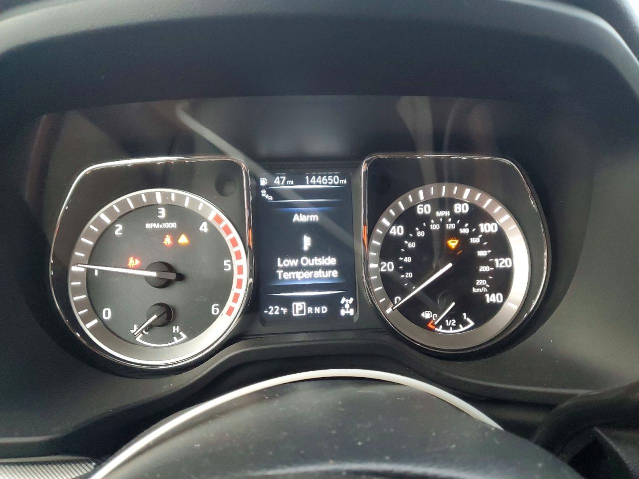 2017 NISSAN TITAN XD SL photo 25