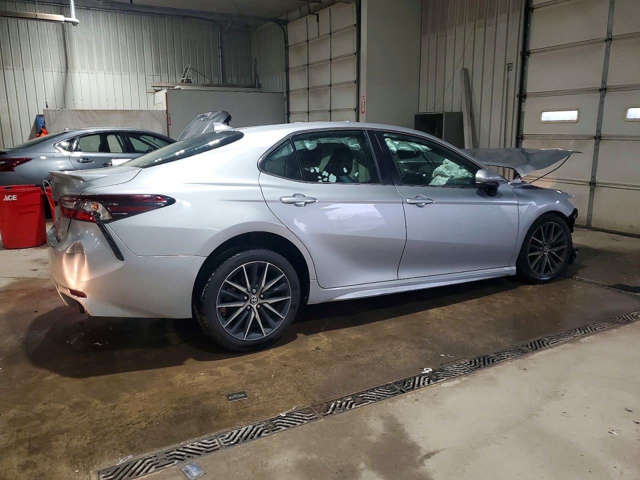 2021 TOYOTA CAMRY SE photo 5