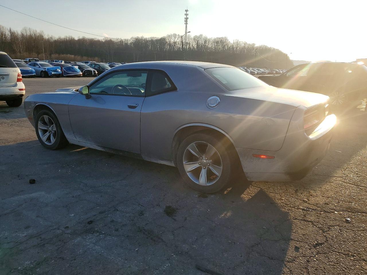 2016 DODGE CHALLENGER SXT photo 2