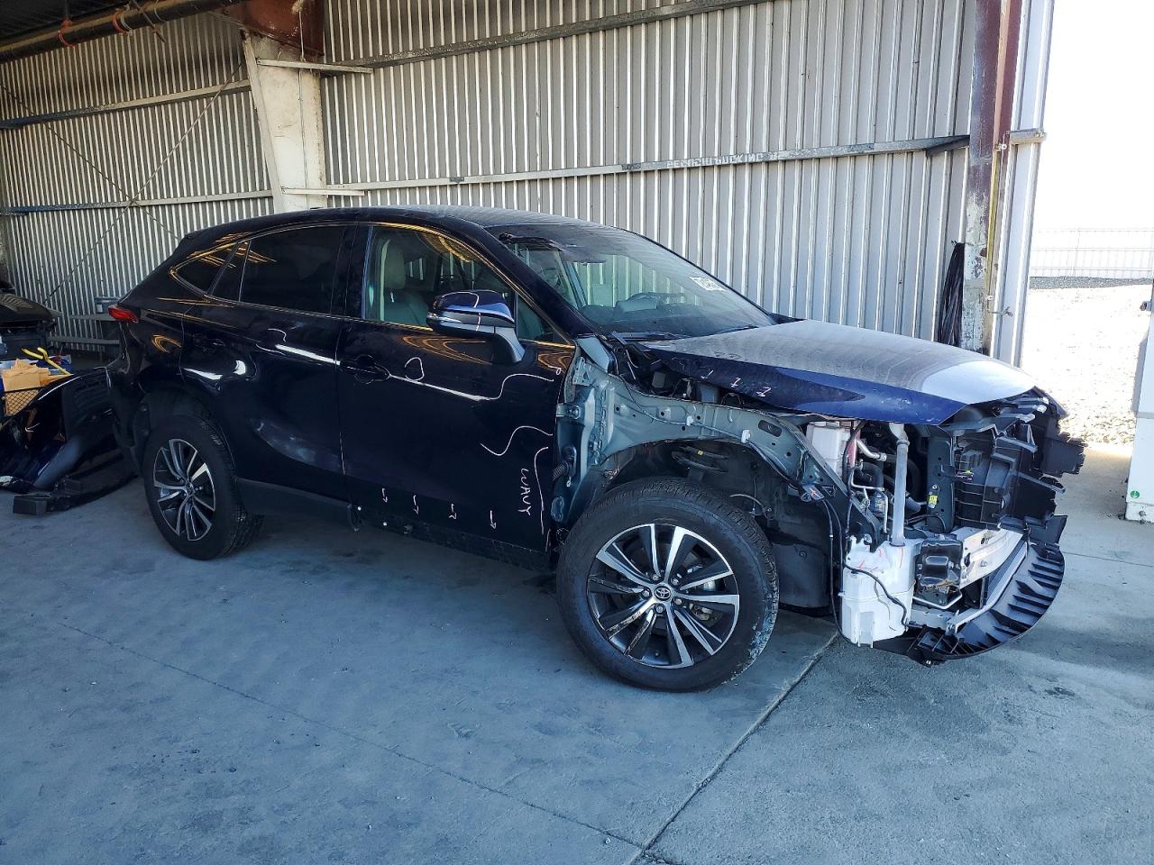 2022 TOYOTA VENZA LE photo 4