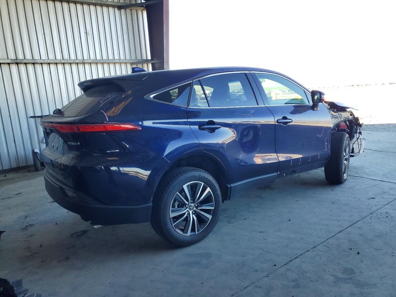 2022 TOYOTA VENZA LE photo 3