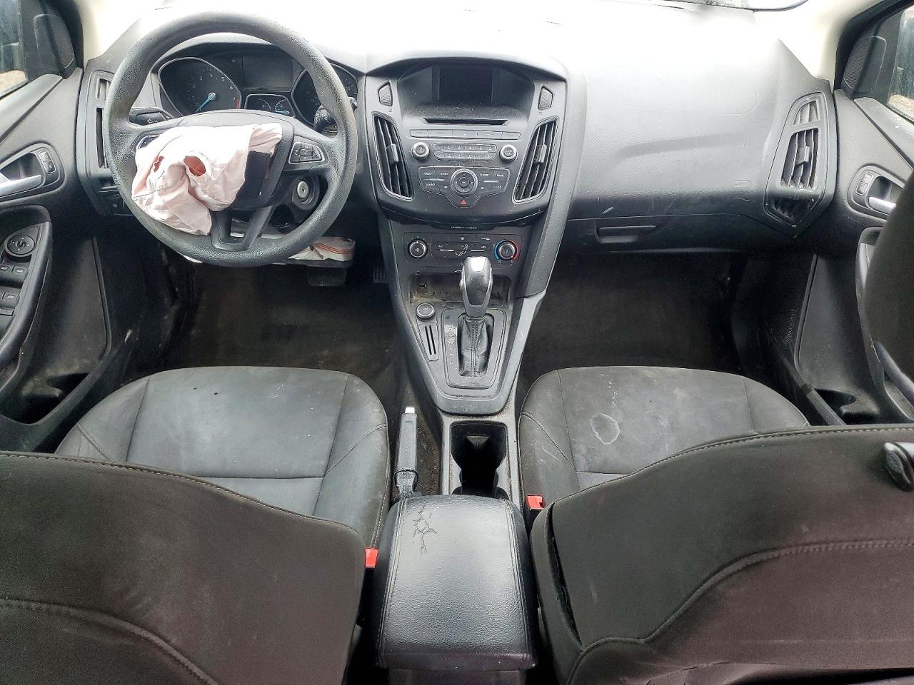 2015 FORD FOCUS SE photo 22