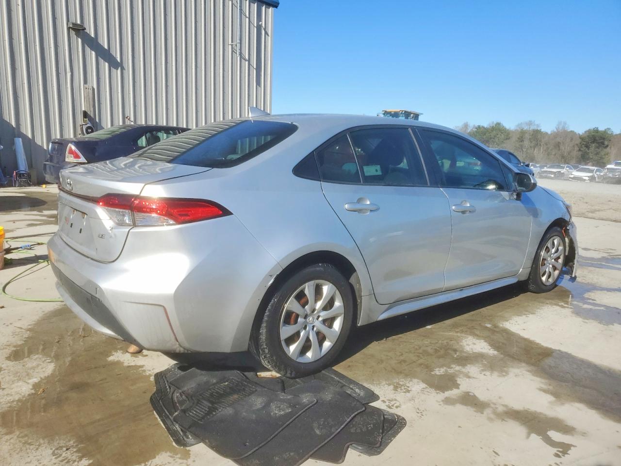 2020 TOYOTA COROLLA LE photo 3