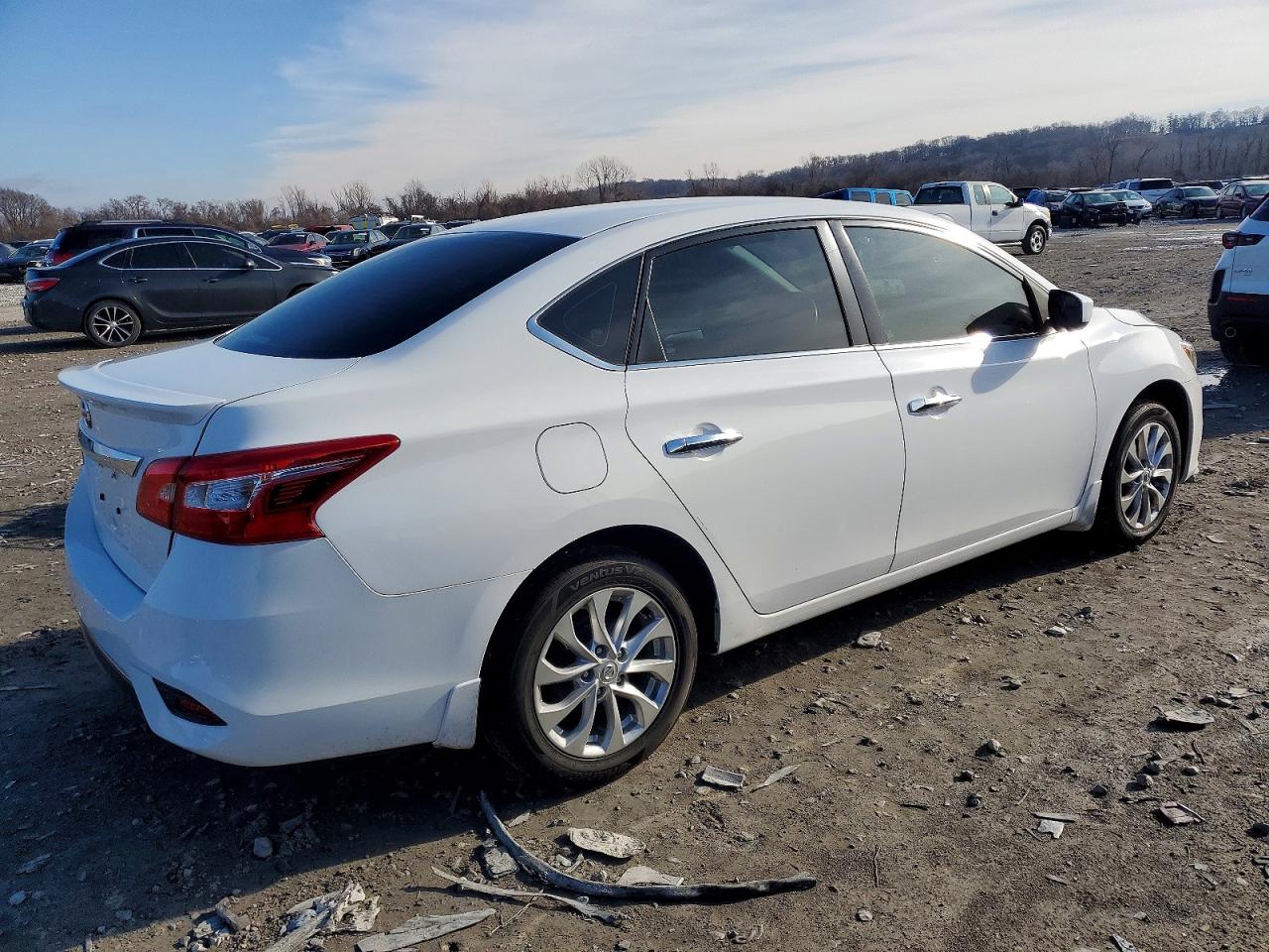 2019 NISSAN SENTRA S photo 5