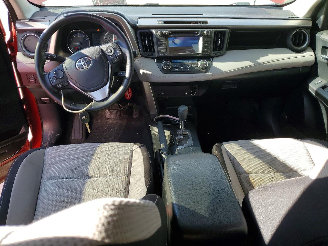 2017 TOYOTA RAV4 XLE photo 15