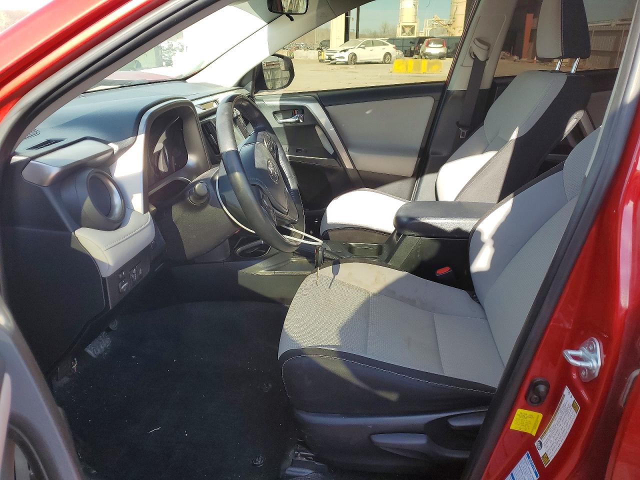 2017 TOYOTA RAV4 XLE photo 13