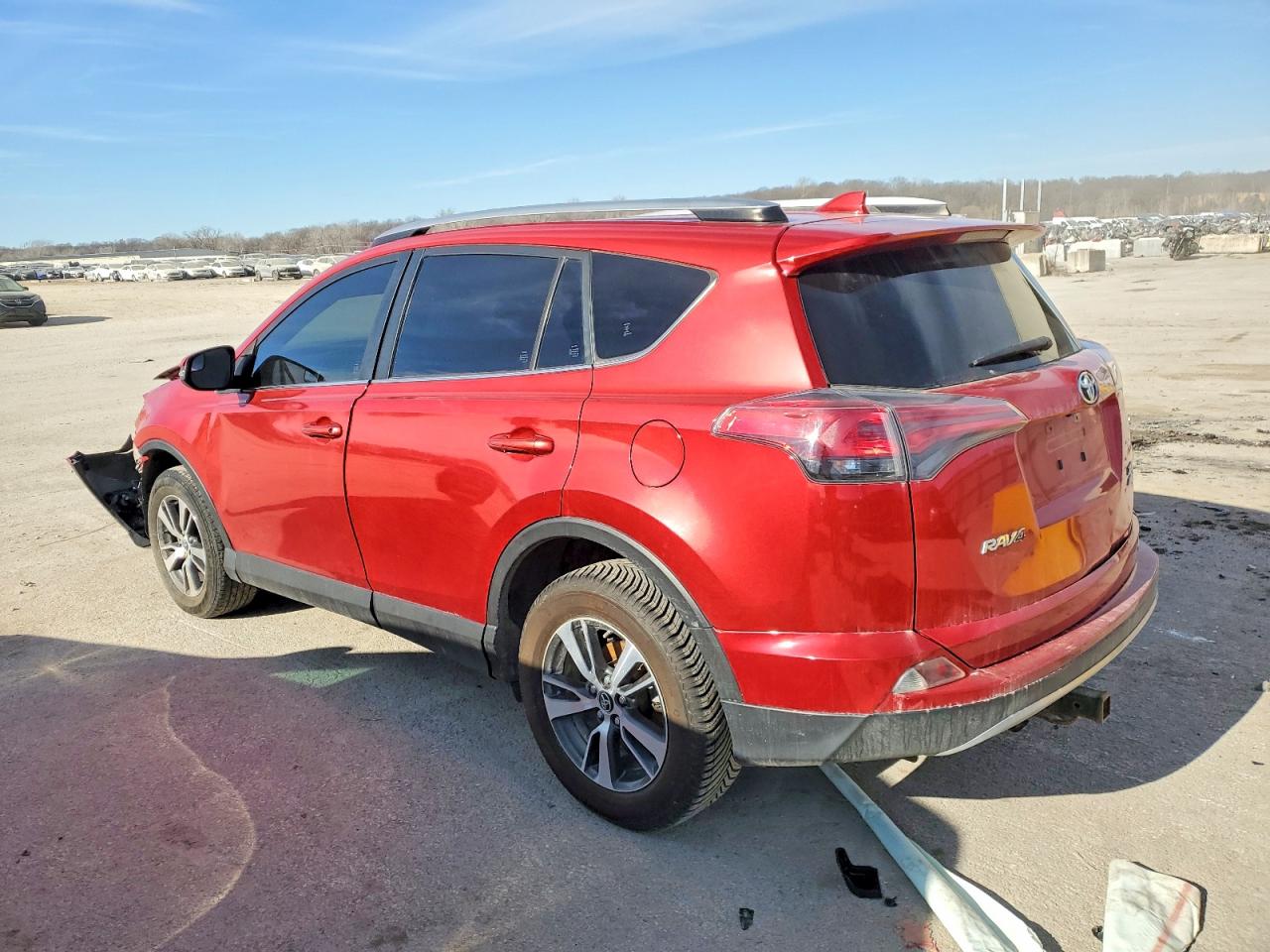 2017 TOYOTA RAV4 XLE photo 3