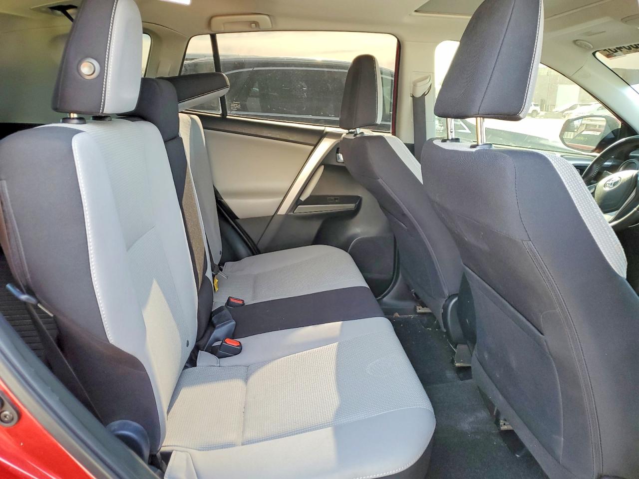 2017 TOYOTA RAV4 XLE photo 21
