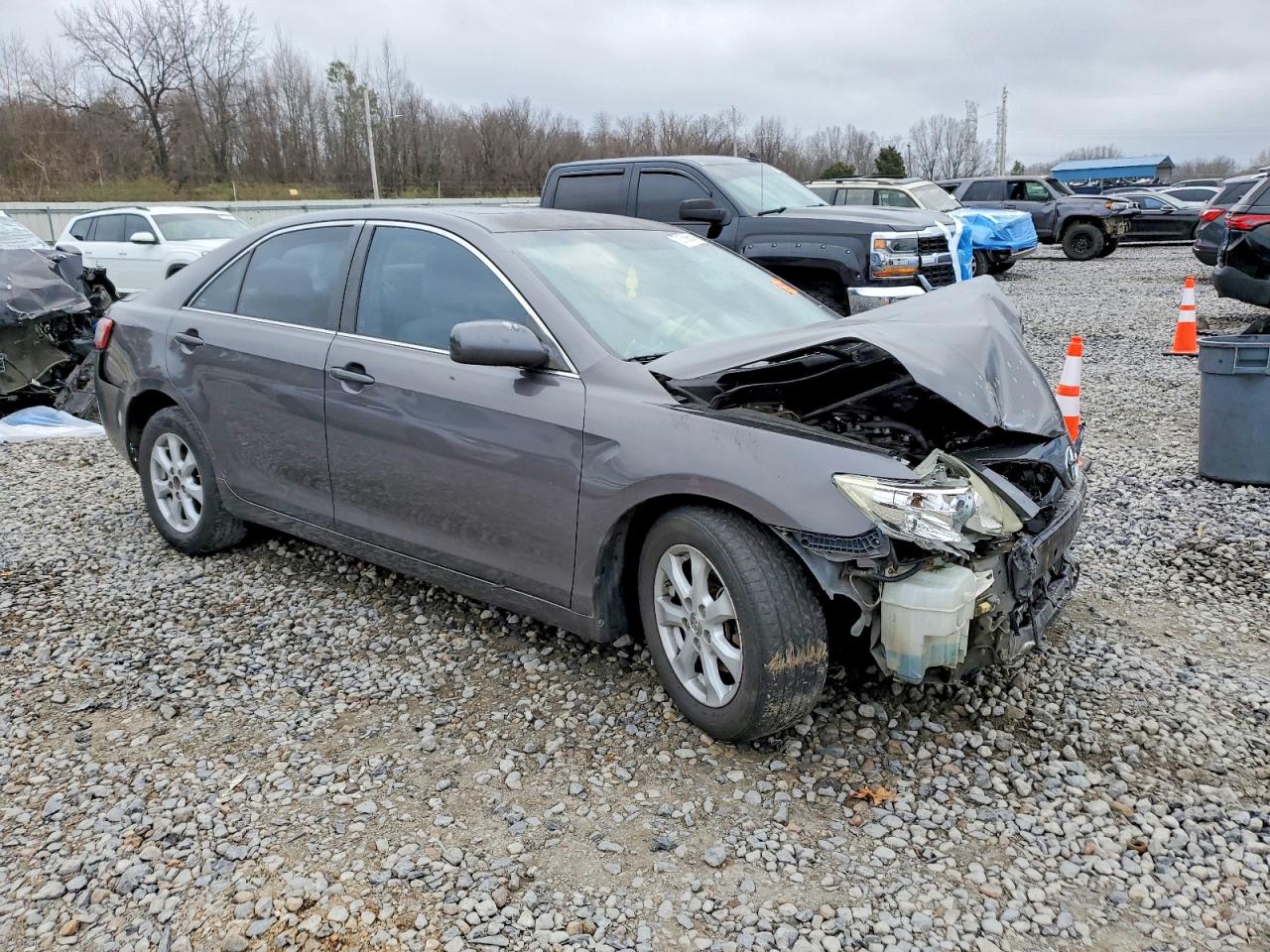 2011 TOYOTA CAMRY LE photo 10