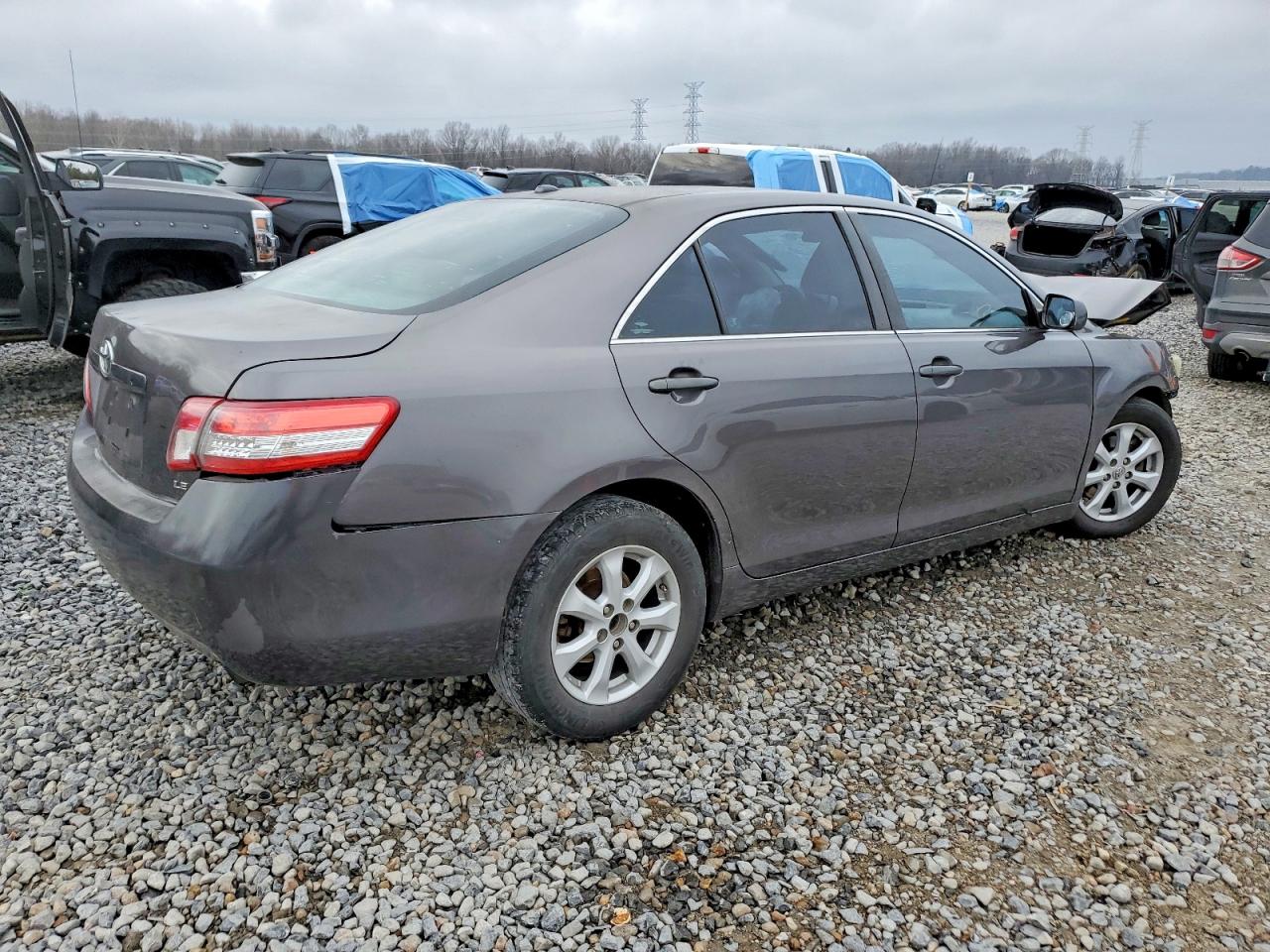 2011 TOYOTA CAMRY LE photo 7