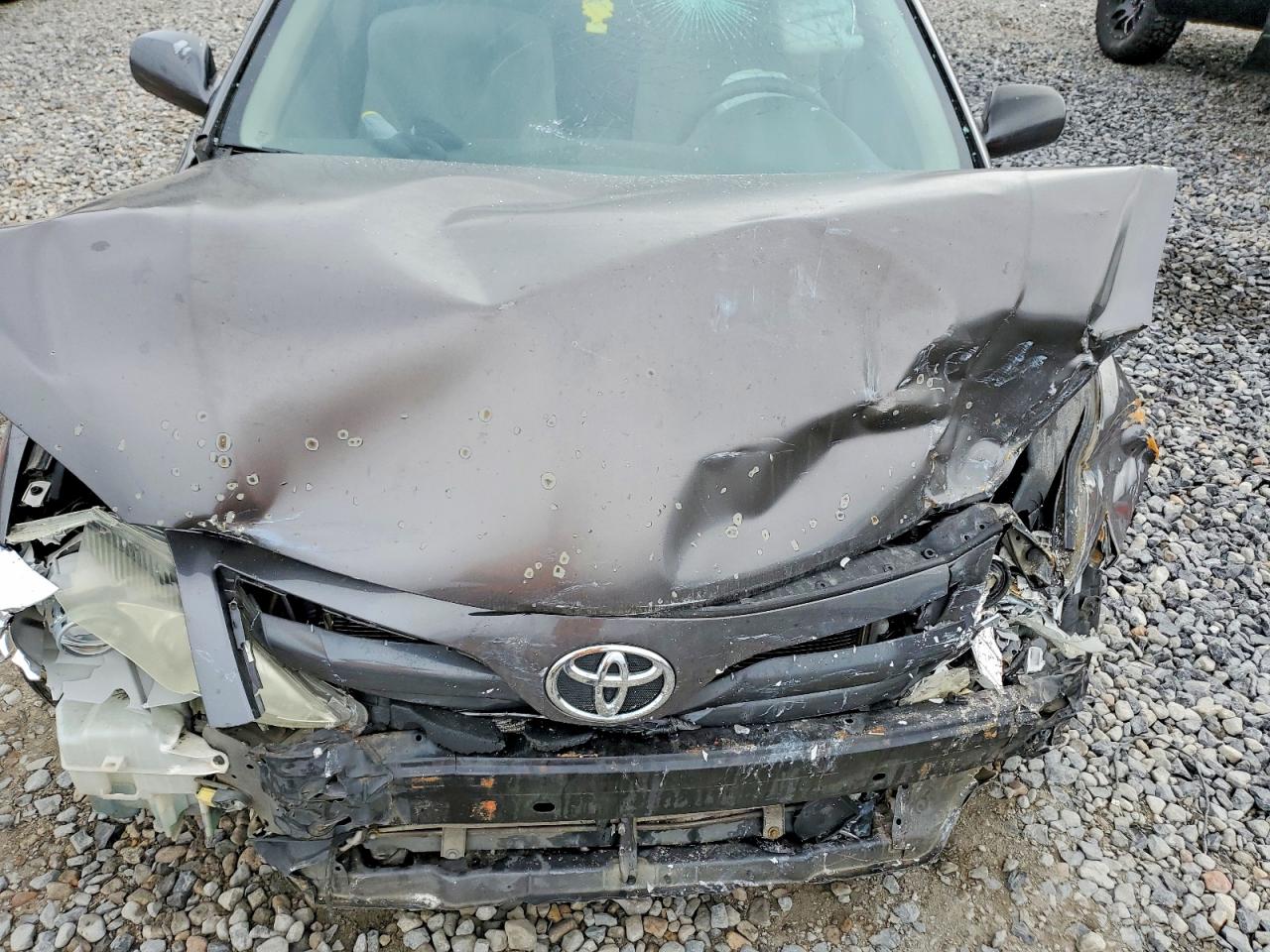2011 TOYOTA CAMRY LE photo 31