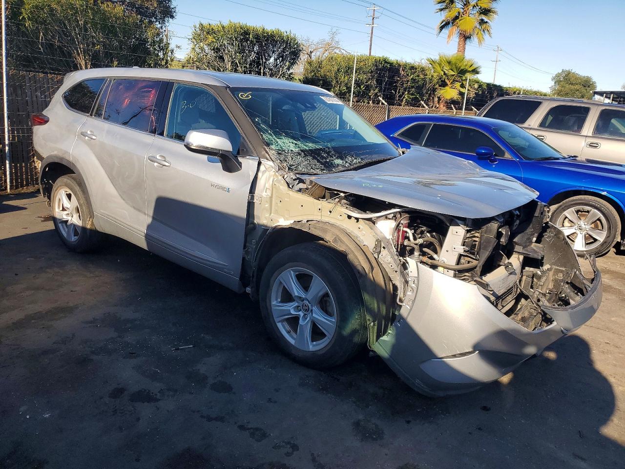 2020 TOYOTA HIGHLANDER HYBRID LE photo 4