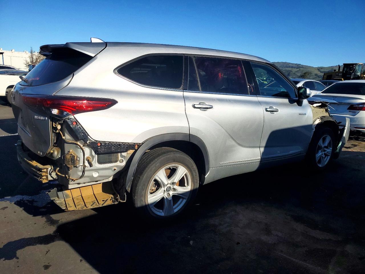 2020 TOYOTA HIGHLANDER HYBRID LE photo 3