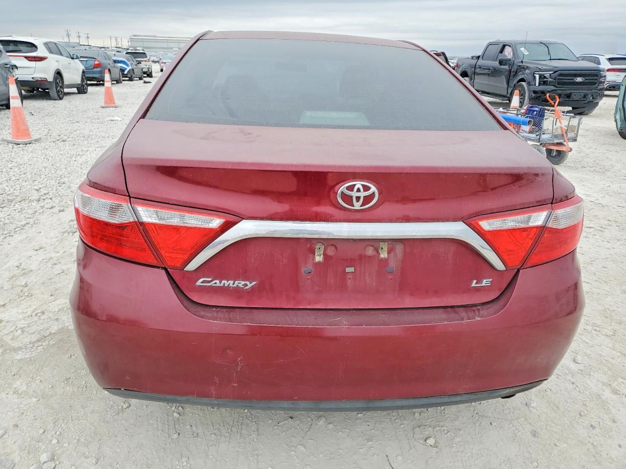 2017 TOYOTA CAMRY photo 11