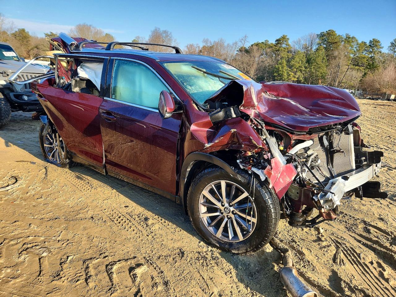 2019 TOYOTA HIGHLANDER XLE photo 10