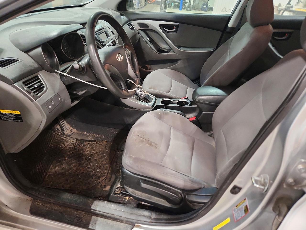 2014 HYUNDAI ELANTRA SE photo 13