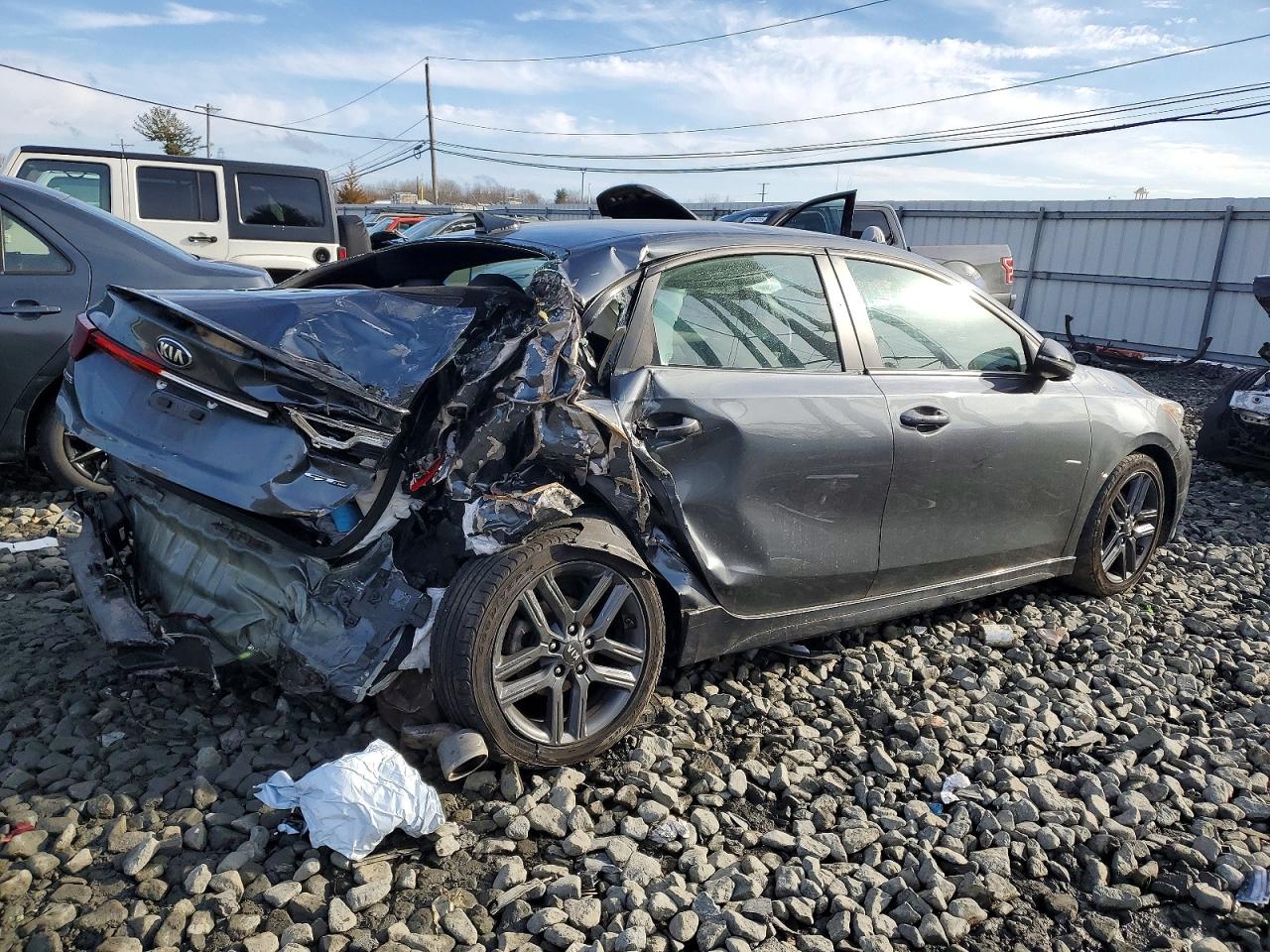 2020 KIA FORTE GT LINE photo 3
