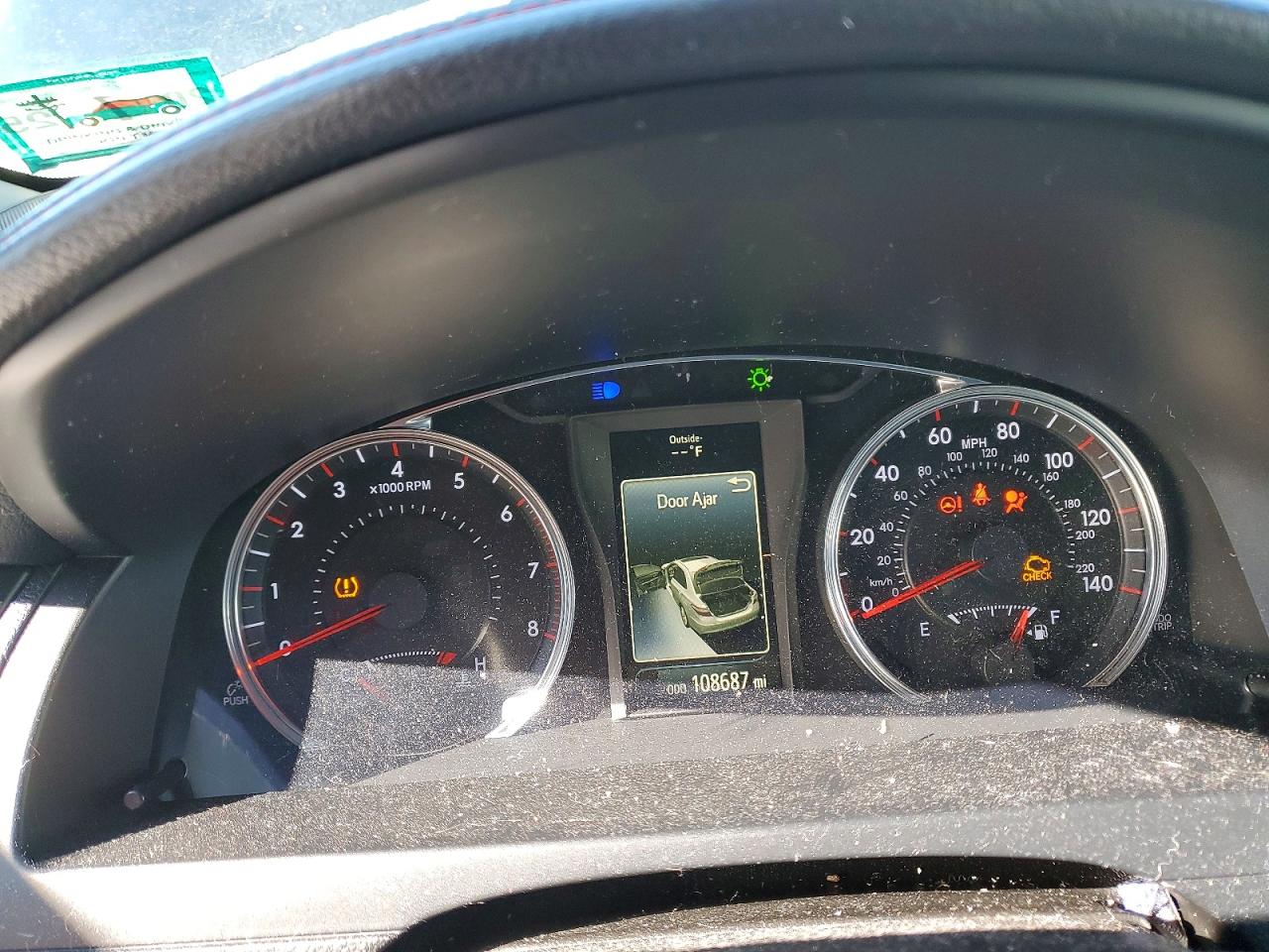 2015 TOYOTA CAMRY SE photo 9