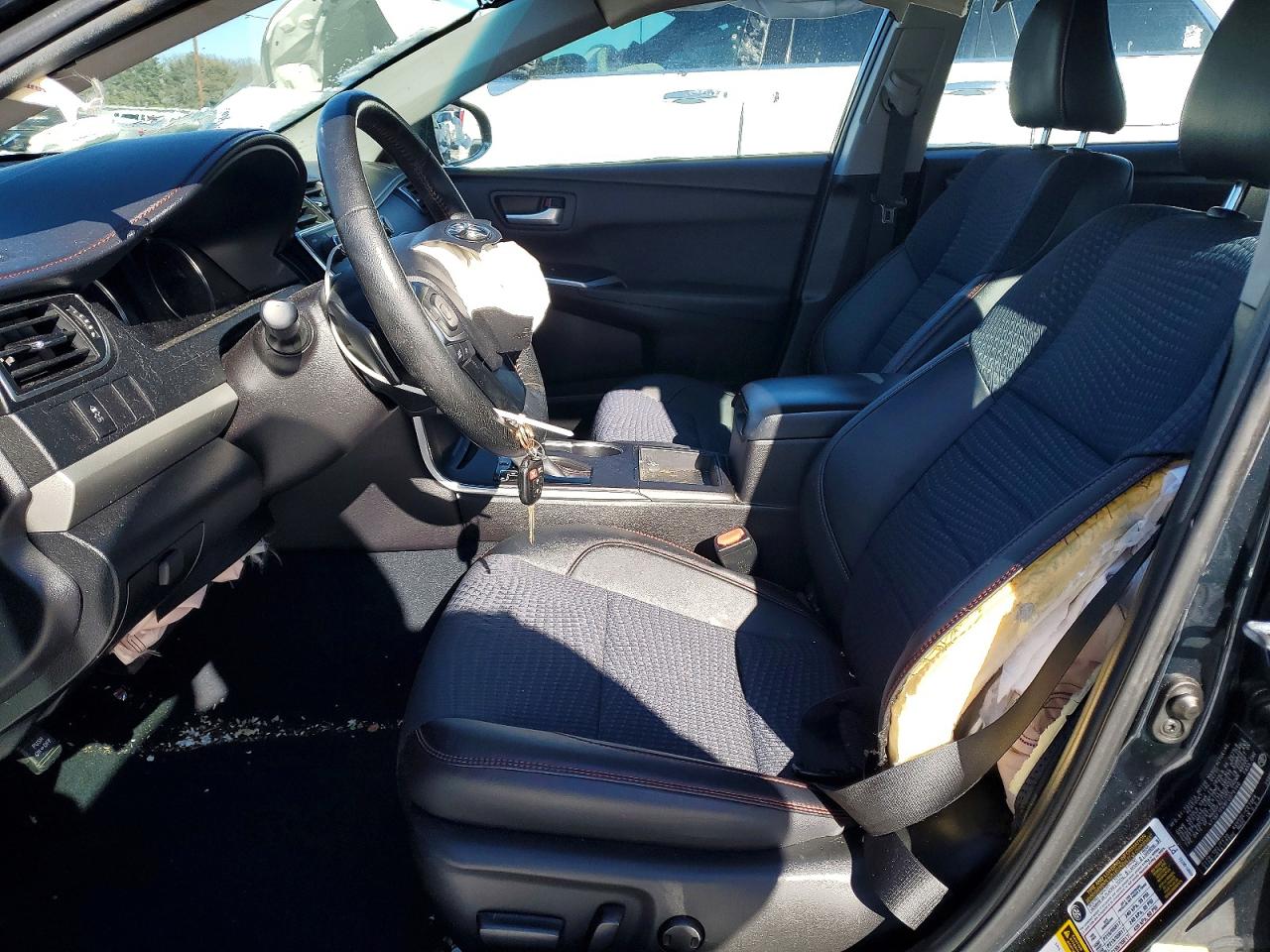 2015 TOYOTA CAMRY SE photo 7