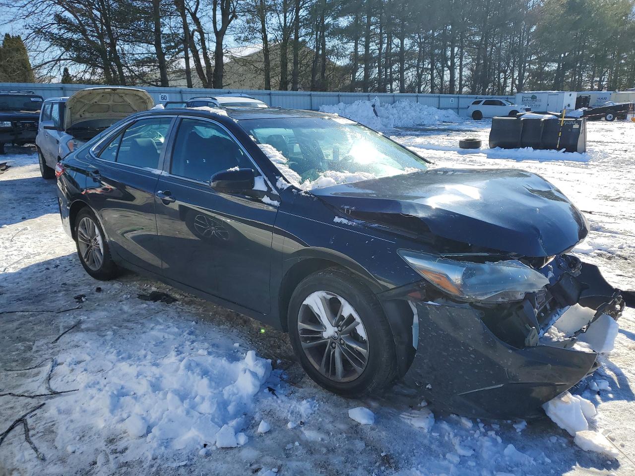 2015 TOYOTA CAMRY SE photo 4
