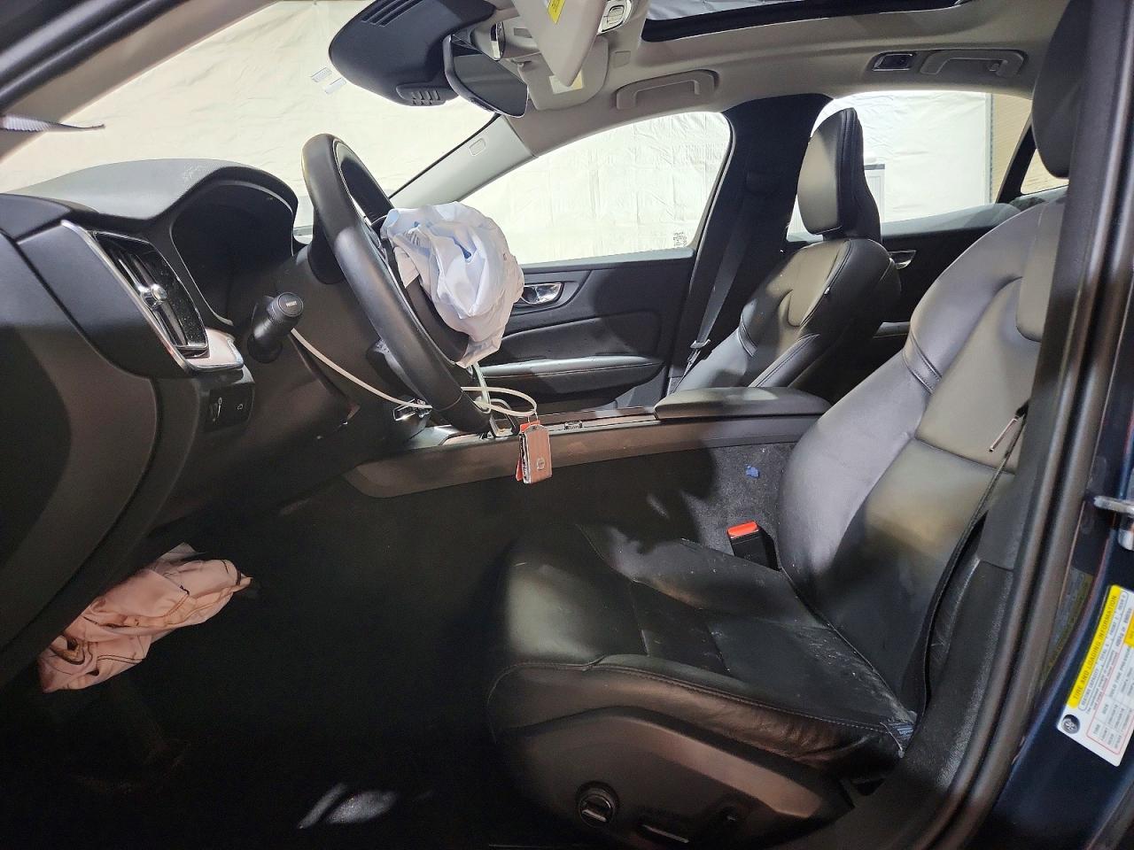 2022 VOLVO S60 B5 MOMENTUM photo 13