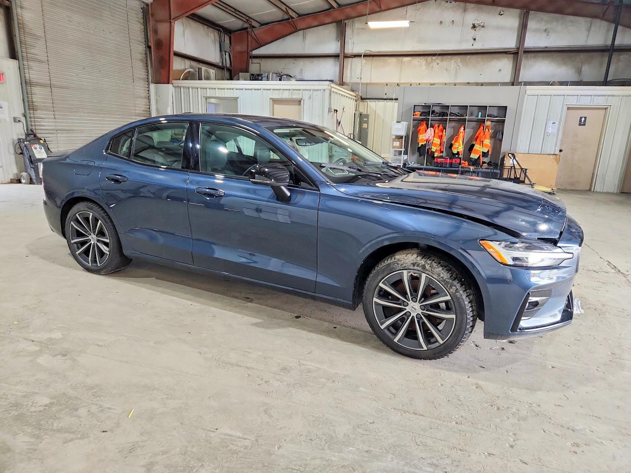 2022 VOLVO S60 B5 MOMENTUM photo 7