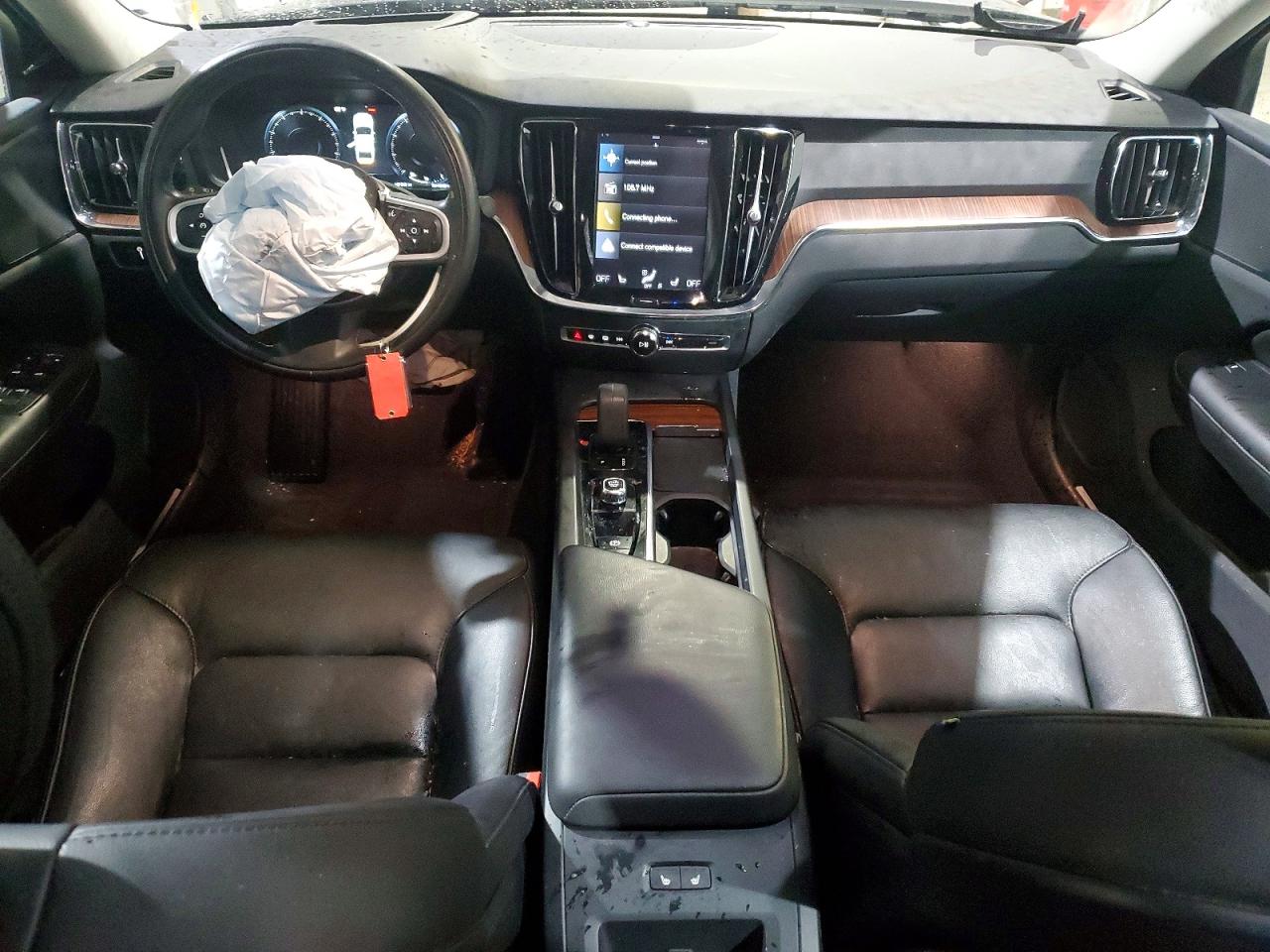 2022 VOLVO S60 B5 MOMENTUM photo 15