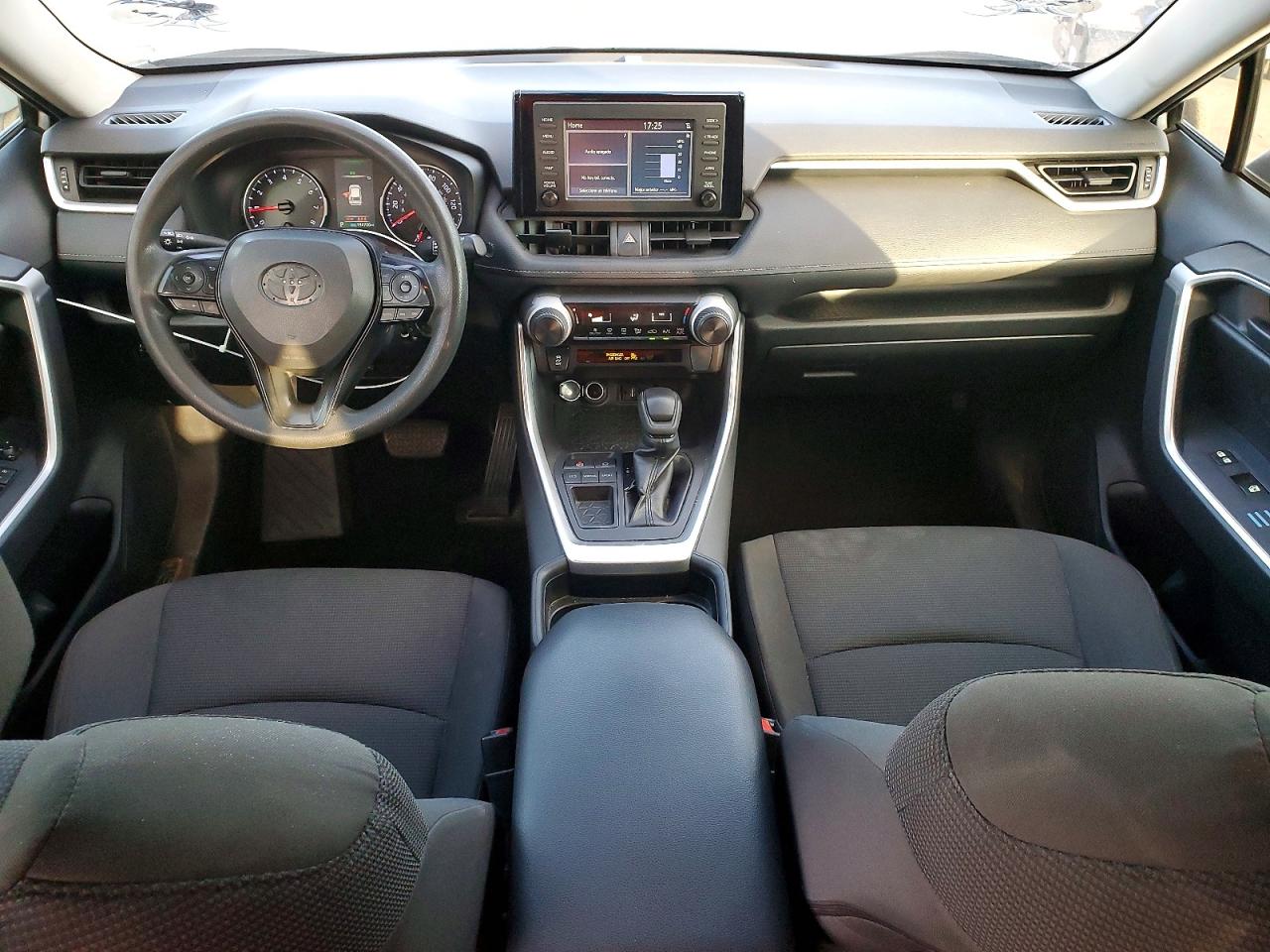 2019 TOYOTA RAV4 LE photo 22