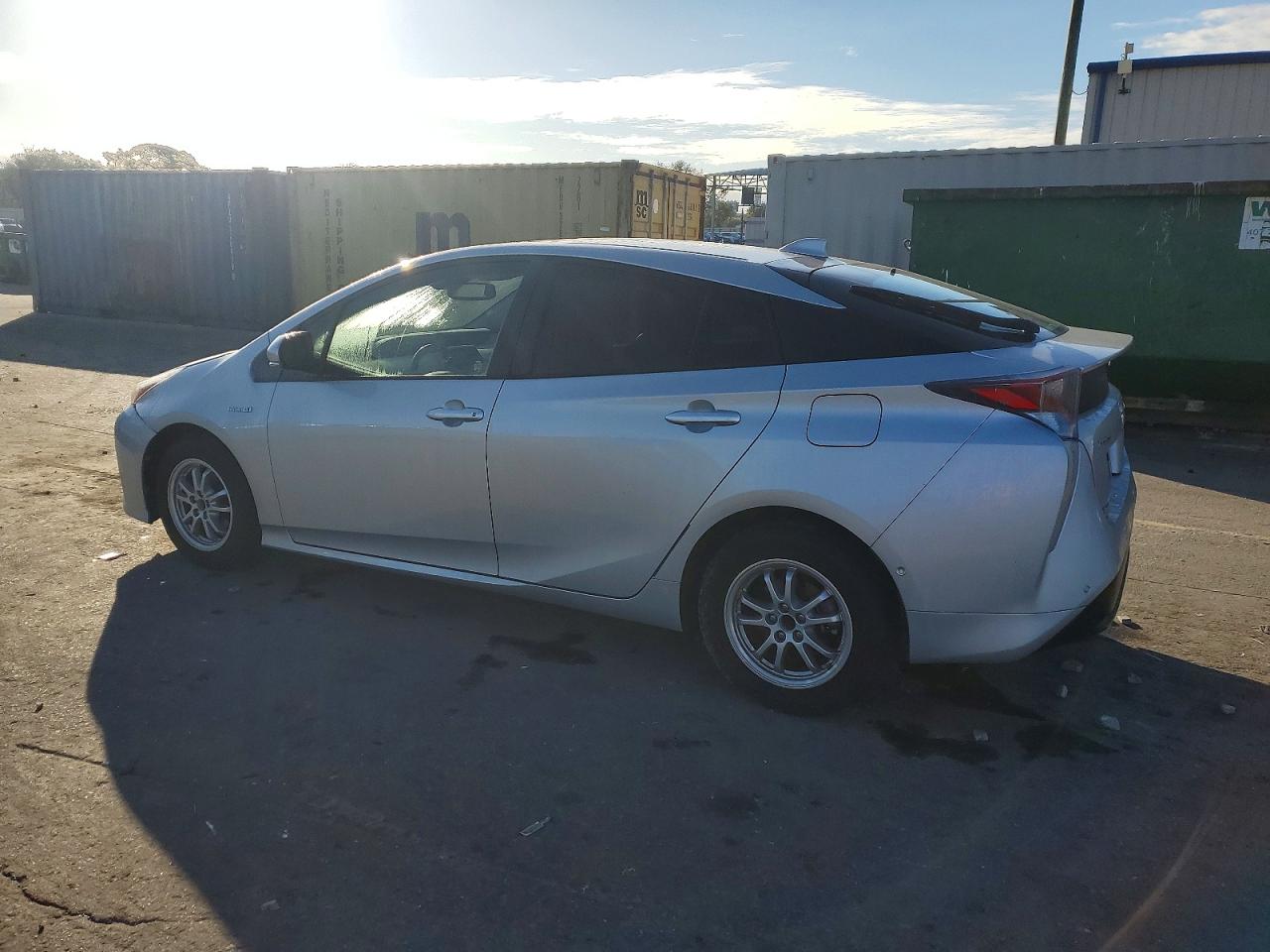 2016 TOYOTA PRIUS photo 4