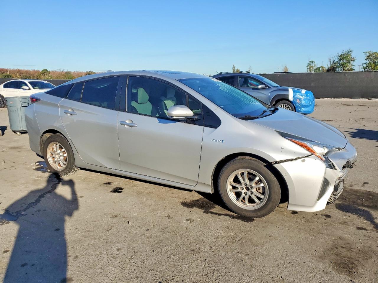 2016 TOYOTA PRIUS photo 10