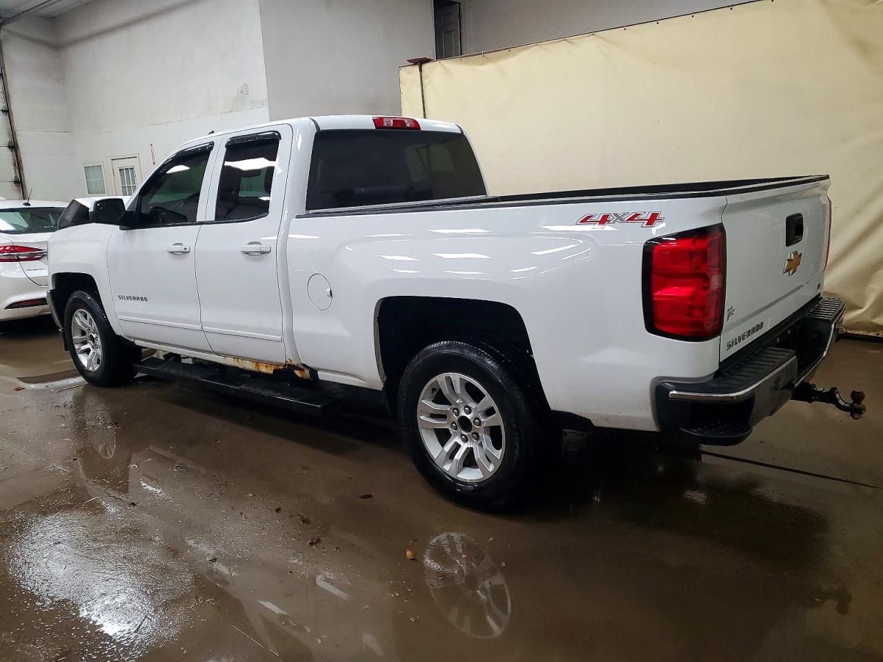 2016 CHEVROLET SILVERADO K1500 LT photo 3