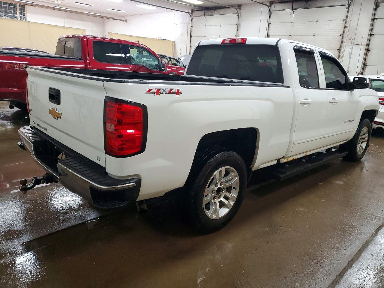 2016 CHEVROLET SILVERADO K1500 LT photo 5