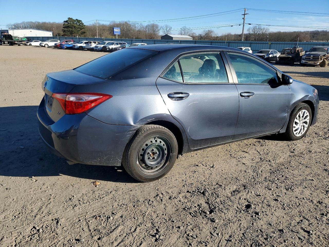 2017 TOYOTA COROLLA L photo 3