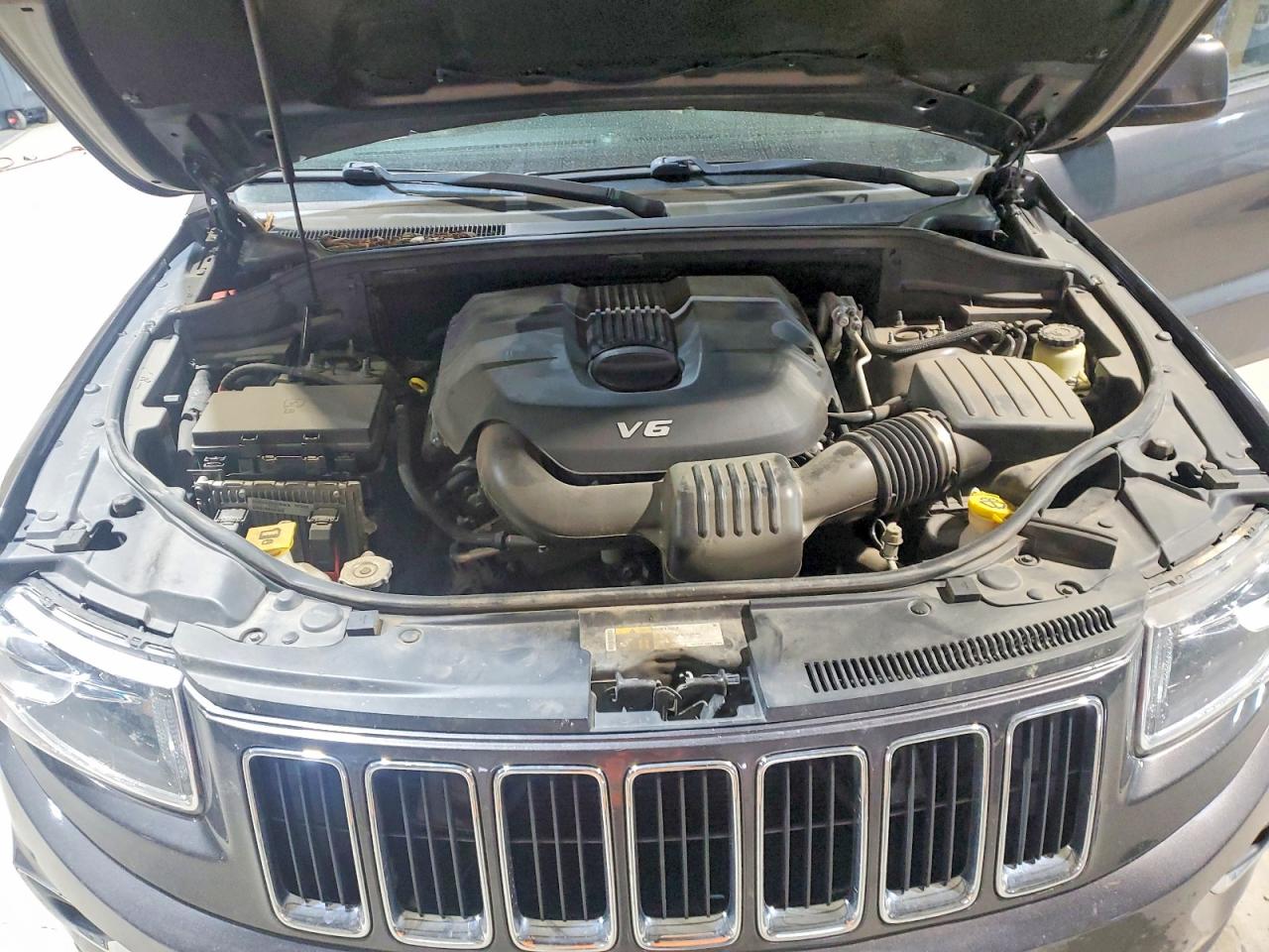 2015 JEEP GRAND CHEROKEE LAREDO photo 12