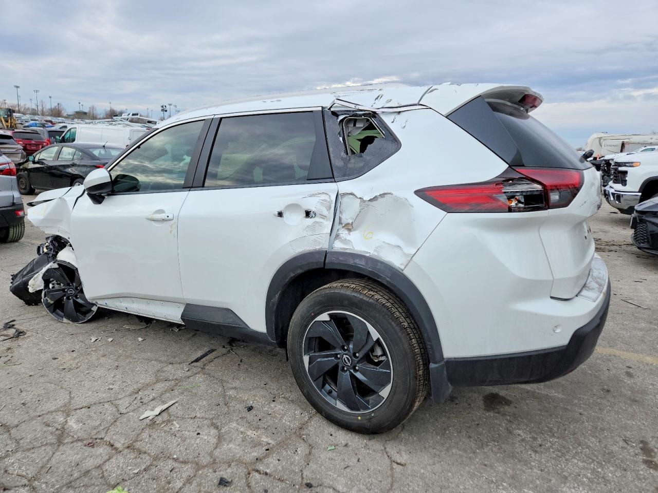 2024 NISSAN ROGUE SV photo 3