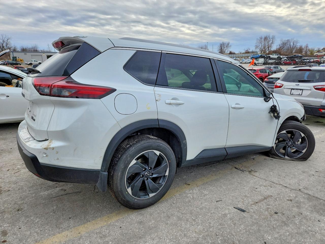 2024 NISSAN ROGUE SV photo 5