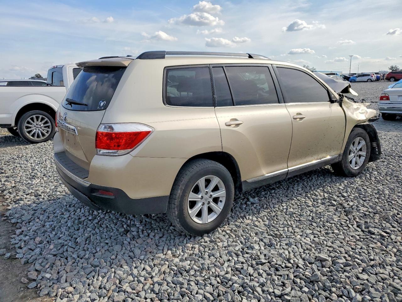 2011 TOYOTA HIGHLANDER BASE photo 5
