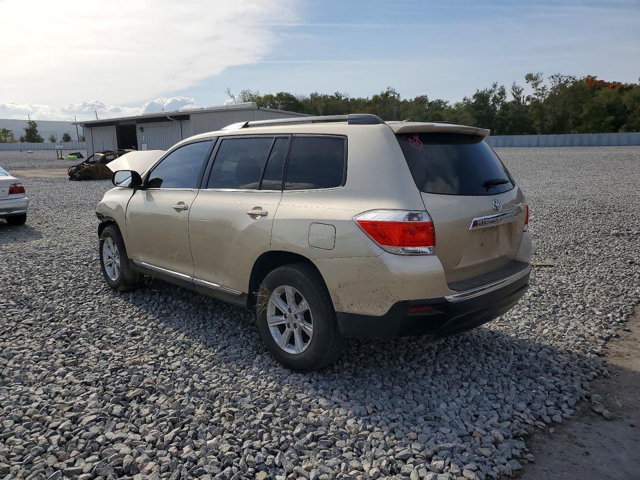 2011 TOYOTA HIGHLANDER BASE photo 3