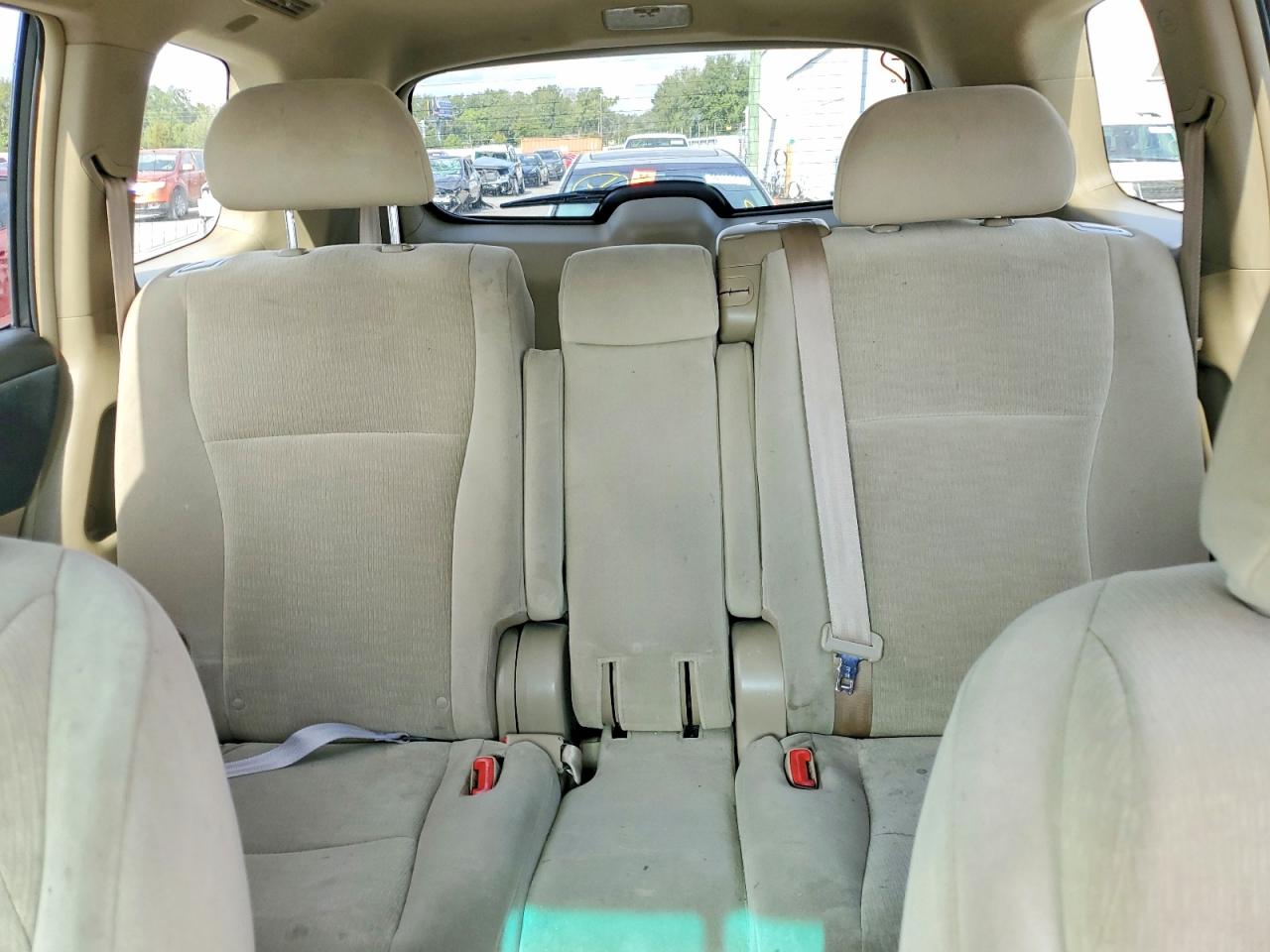 2011 TOYOTA HIGHLANDER BASE photo 19