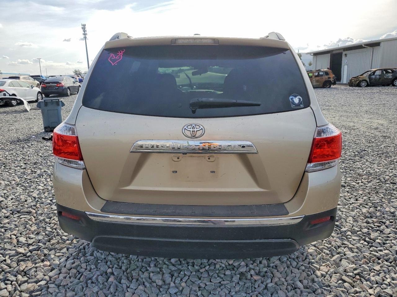 2011 TOYOTA HIGHLANDER BASE photo 11