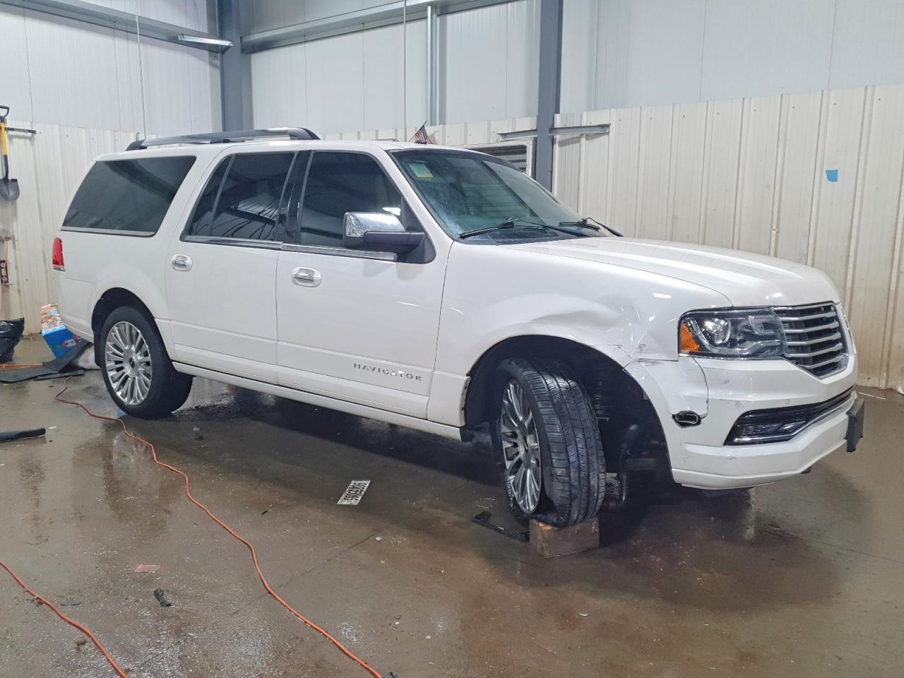 2017 LINCOLN NAVIGATOR L SELECT photo 7