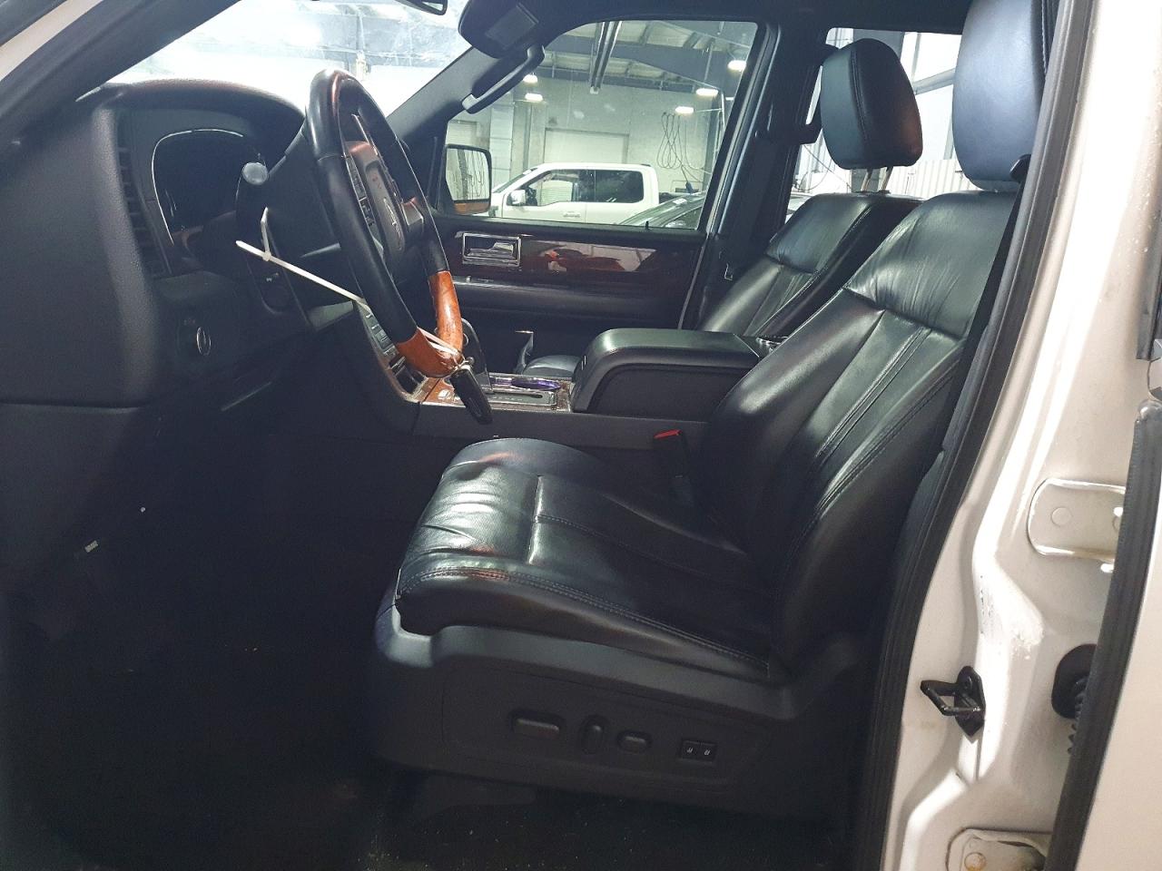2017 LINCOLN NAVIGATOR L SELECT photo 13