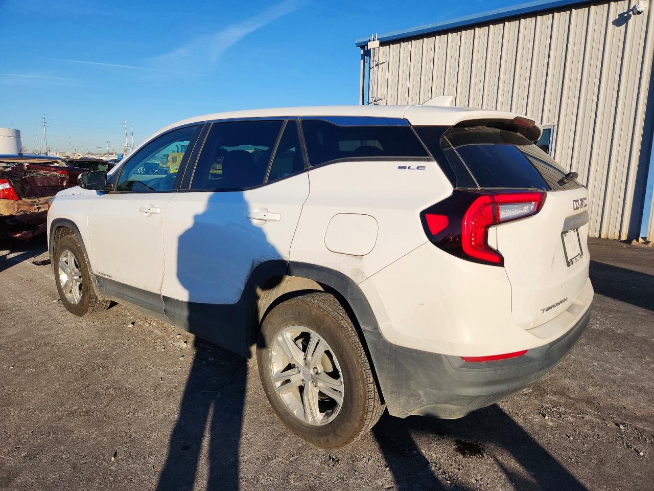 2024 GMC TERRAIN SLE photo 5