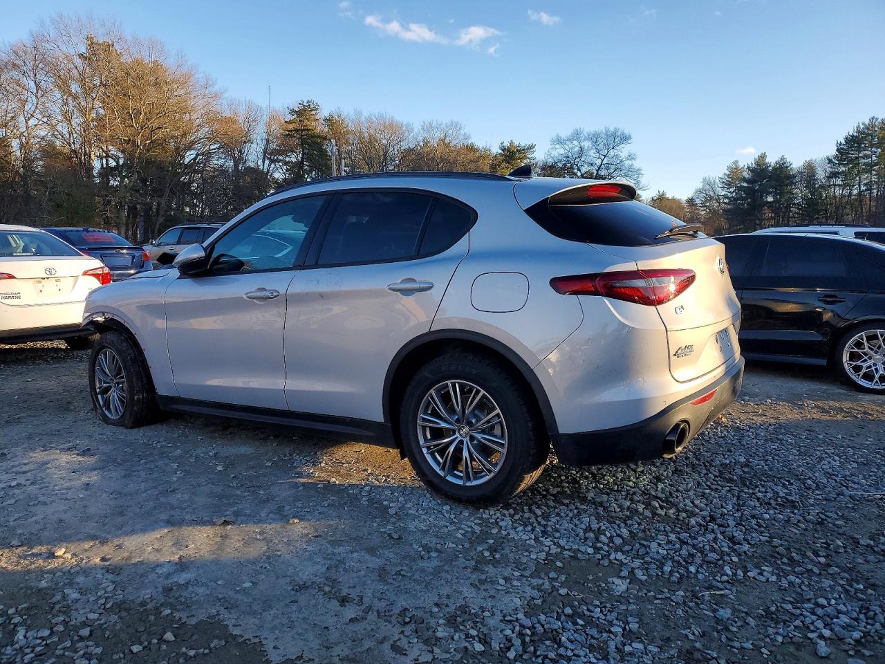 2022 ALFA ROMEO STELVIO photo 3