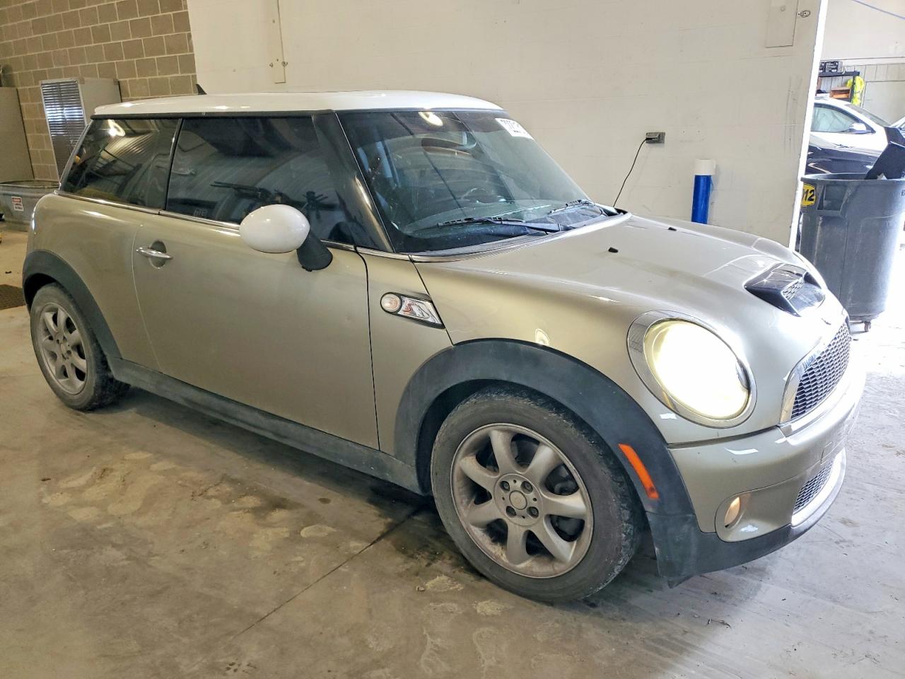 2008 MINI COOPER S photo 10