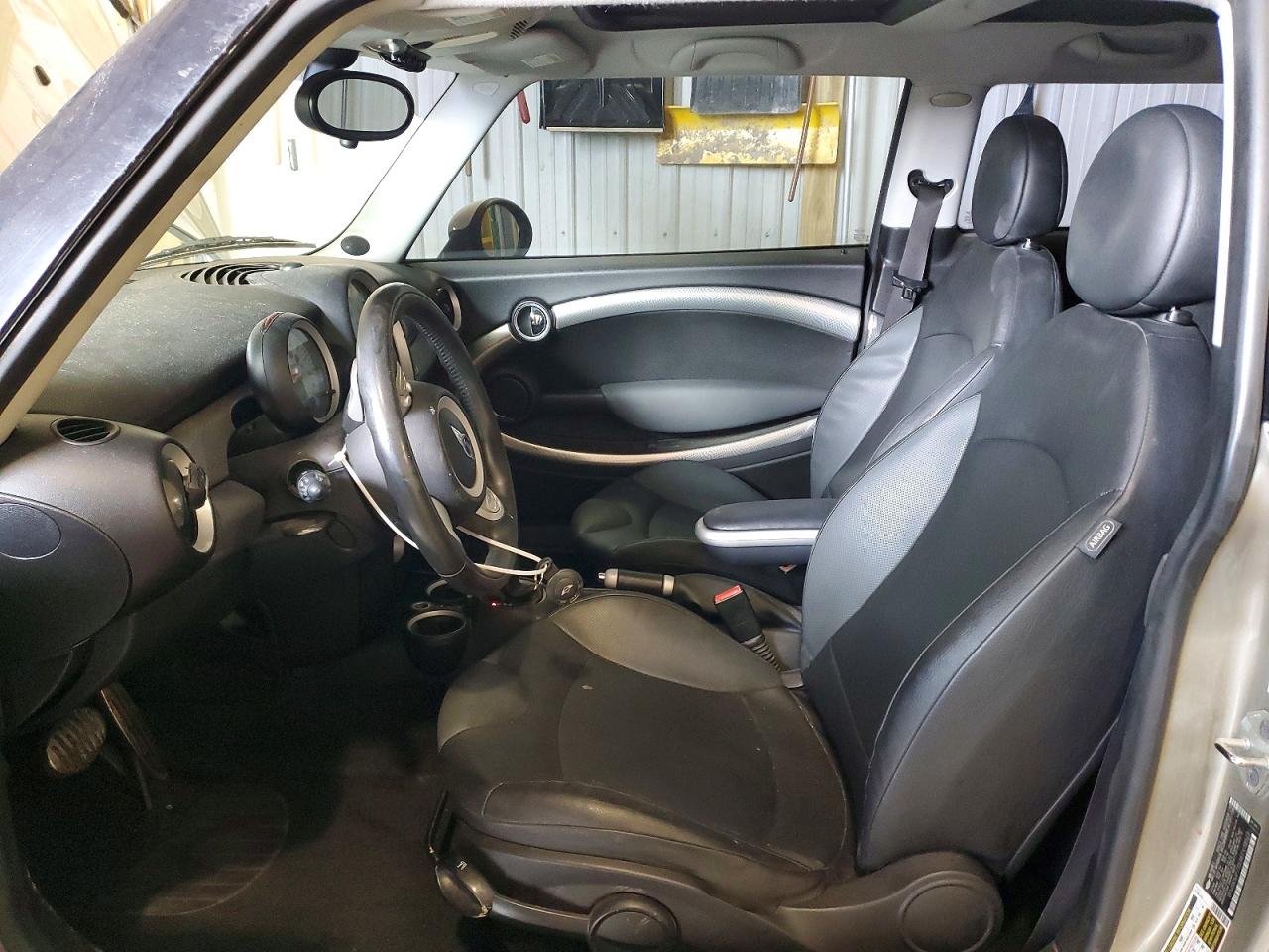 2008 MINI COOPER S photo 19